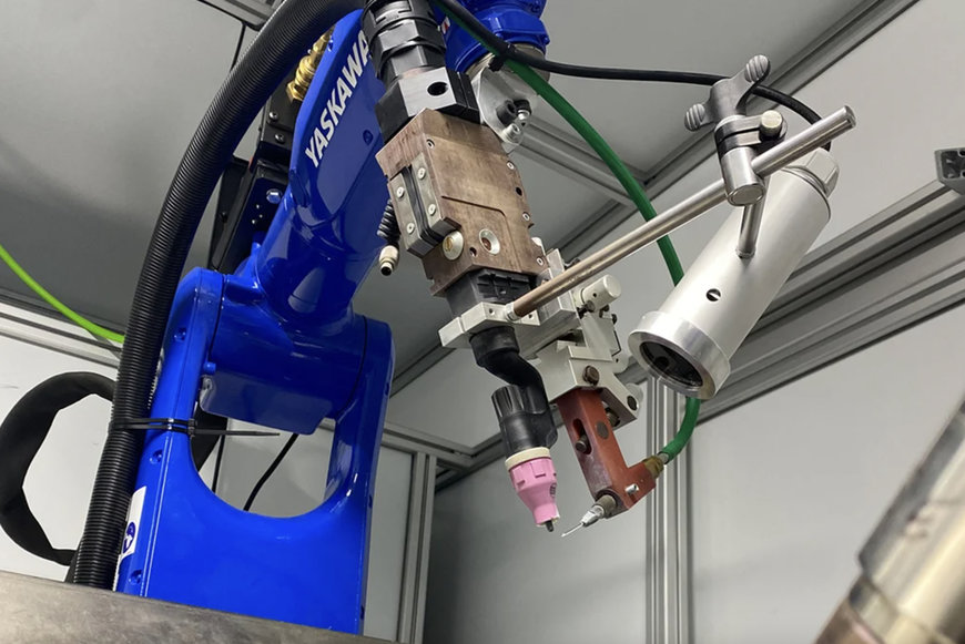 YASKAWA: HANDLING AND WELDING ROBOTS WORK “ARM IN ARM”